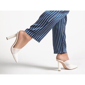 Jennifer Lopez White Heel Mules